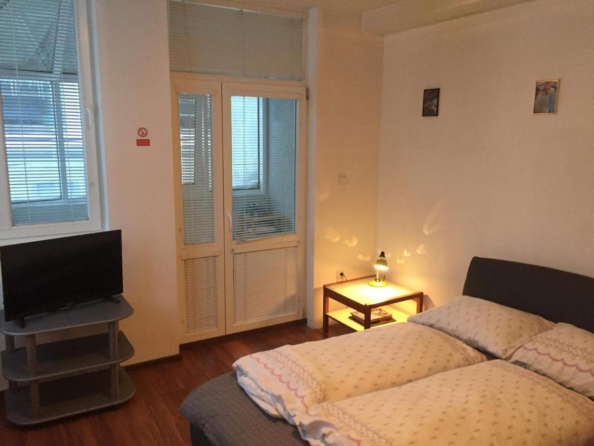 Hostel Fontana 日利纳 外观 照片